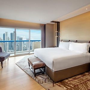 Swiss Marina Bay 1 King High Floor Balcony Marina Bay View